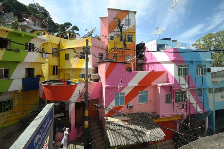 #MondayMotivation: how to go from favela to fortune buff.ly/1SHuSn1