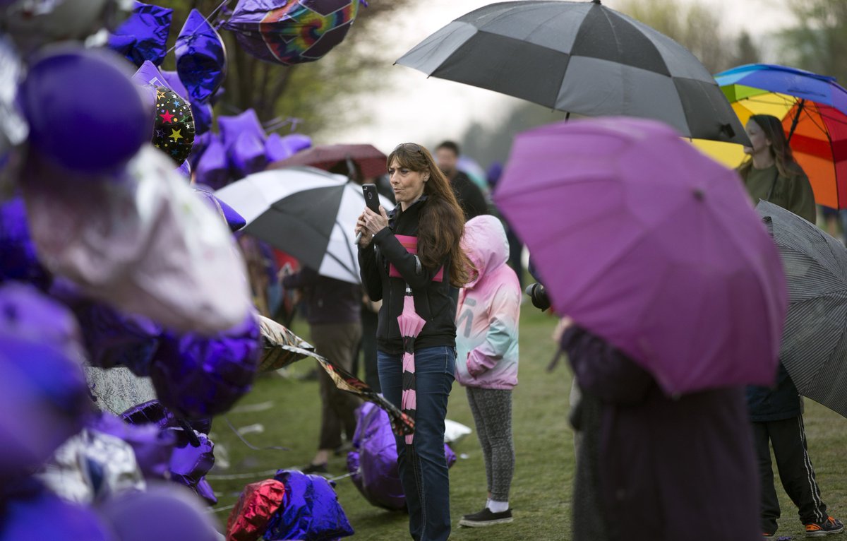 TorontoStar's tweet image. Celebration of Prince's life included “most beloved” family, friends and musicians  on.thestar.com/1VSI74K