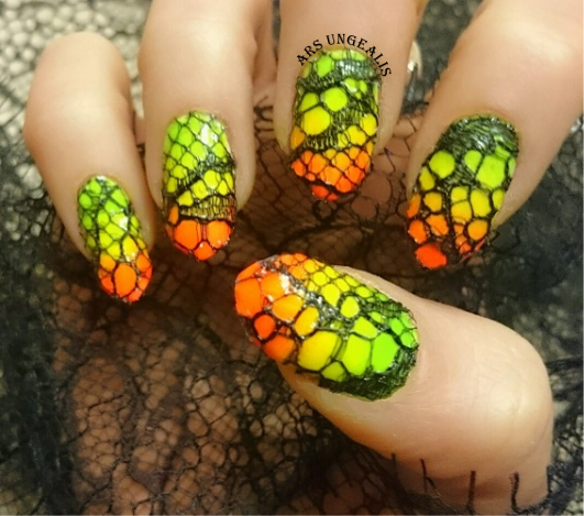 Ungulae's tweet photo. #Haberdashery experiment n°2: Leavers lace over a neon gradient
@ColorClubNail
#NOTD #manimonday #nailart #nails https://t.co/4JIWSo2qG6