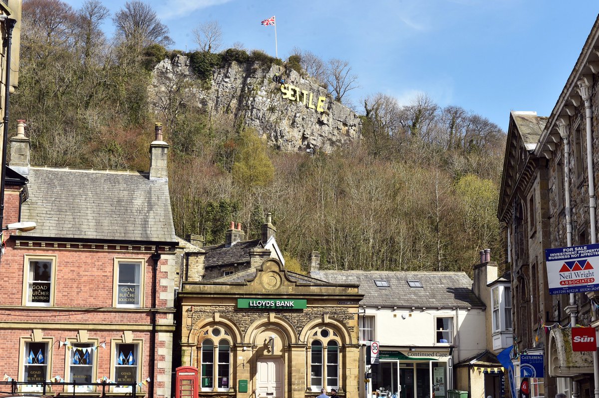 Love this from Settle. Chapeau! #TDY