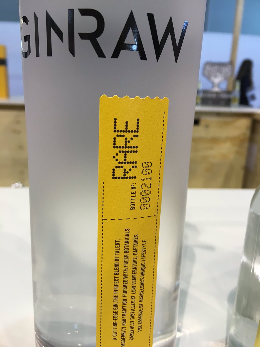 Ginraw op Alimentaria2016. Lokaal en genummerde craftbatch met fraai necklabel. #ginraw #alimentaria