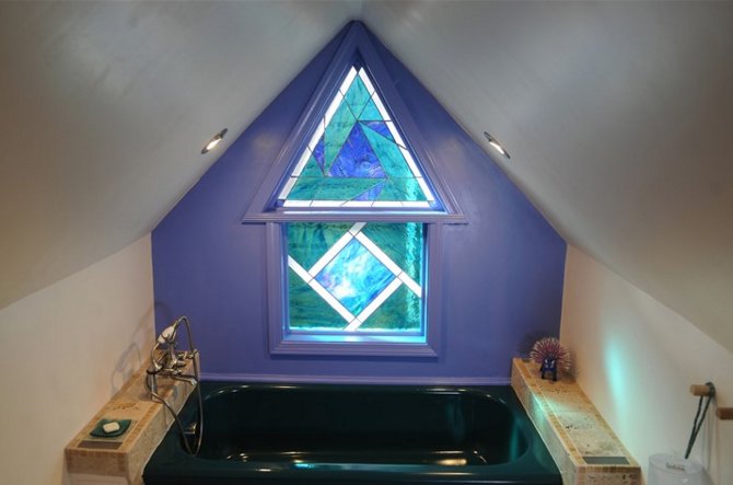 IntersealSW's tweet image. Glass imagining: North Side woman creates third-floor retreat with stained glass windows! ow.ly/4n3wzm