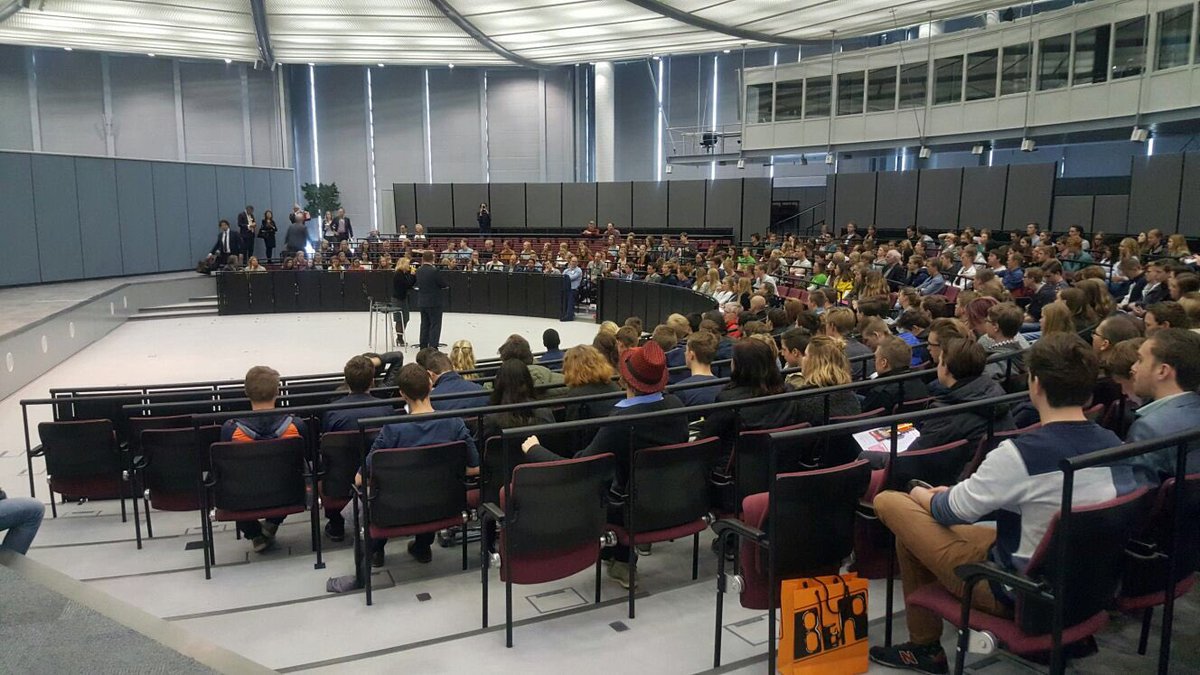 Jet Bussemaker op de Hannover Messe! #HMChallenge <a href="/utwente/">University of Twente (inactive)</a> <a href="/twente/">Twente</a> <a href="/SaxionTechniek/">SaxionTechniek</a>