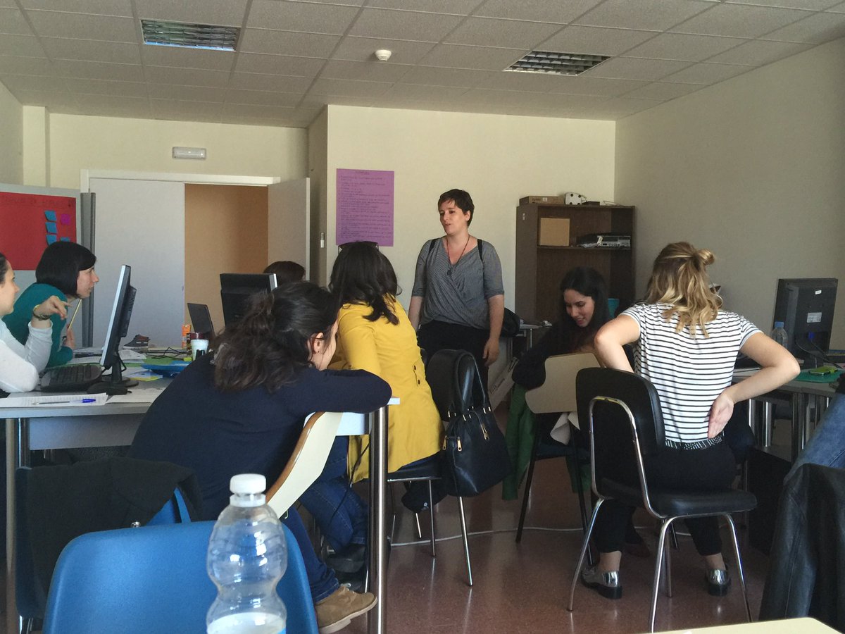 LanzaderaP_III's tweet photo. Nos está visitando Alicia (@Bdellovibrium) de la Almendralejo (@_lanzaT). @fundacionTef #FSE https://t.co/tfTmQKnY5W