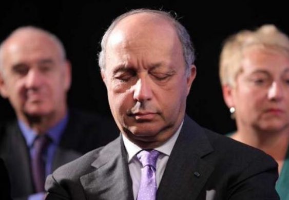 Ripisylve's tweet image. Grincheux, Prof, Dormeur, Blanche-Neige. #HeHoLaGauche le nouveau Disney fait des millions d'entrées à Pole Emploi !