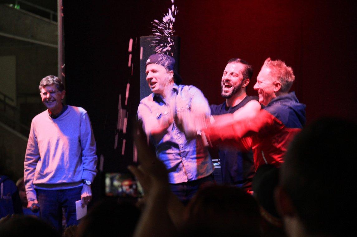 Der EHC Kloten sagt Danke: bit.ly/21c195P
#ehckloten #danke @bliggblizo <a href="/FrauiCH/">Fraui</a>