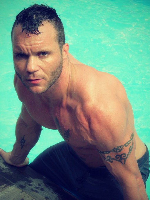 Soooo excited about my upcoming shoot for @skynmen with the super hot @hansberlinxxx https://t.co/dk