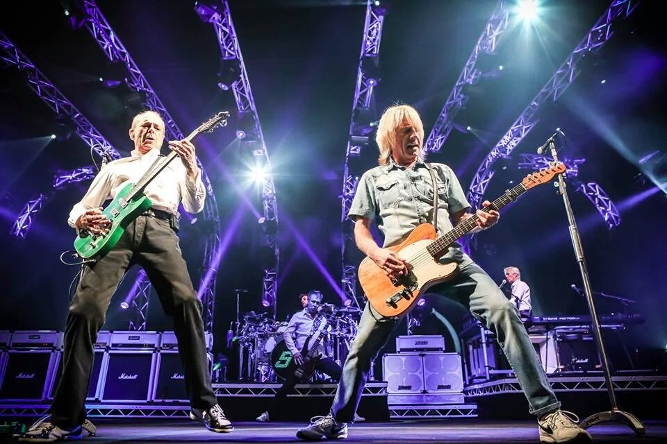 WainwrightWay's tweet image. Thursdays show is a #statusquo  special. #Blackpool #hits #franticfour
fyldecoastradio.org