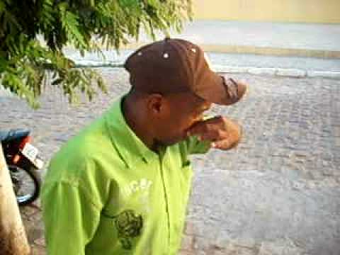 Ser pobre é... tweet media