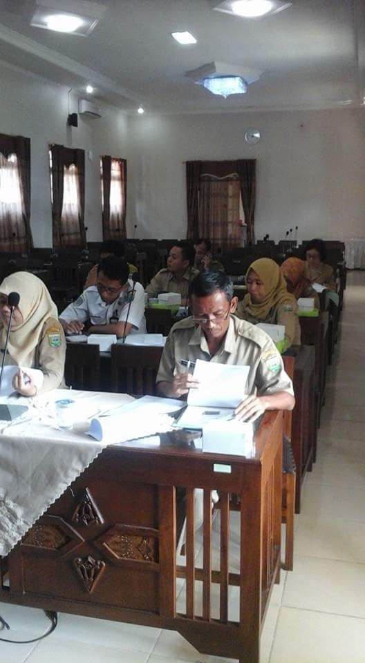 Tahap Diagnosa Lab.Inovasi Kab.Kebumen..
Sinkronisasi ide inovasi dengan visi misi bupati oleh Tim Kabupaten