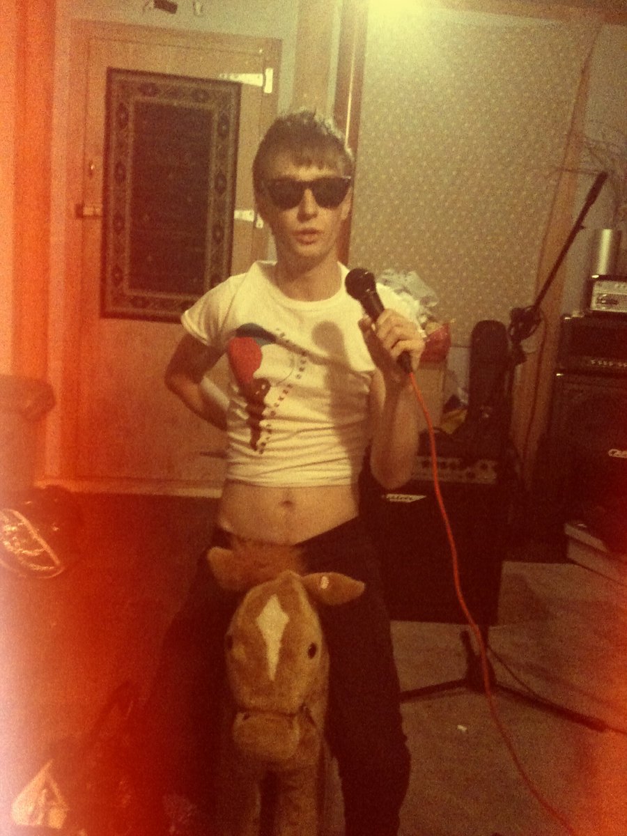 sirbobbyjukebox's tweet image. May 4th: come see us play a gig in aid of equine charity @MyLovelyHorseR facebook.com/events/1077634…