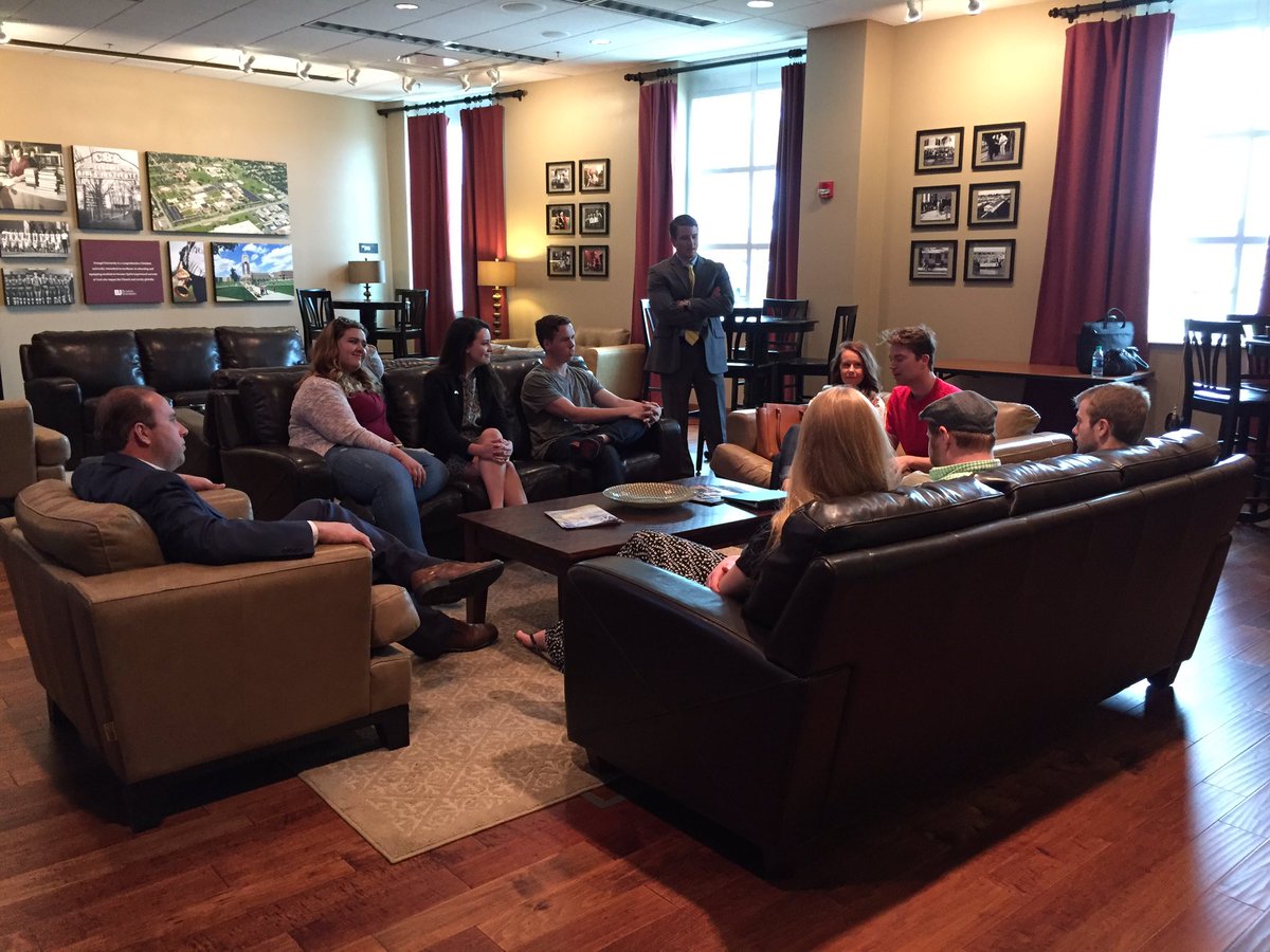Evangel_CR's tweet photo. Glad to have @JasonSmithMO here at Evangel answering our questions!
#MOCRs https://t.co/q7TLLP8E6E