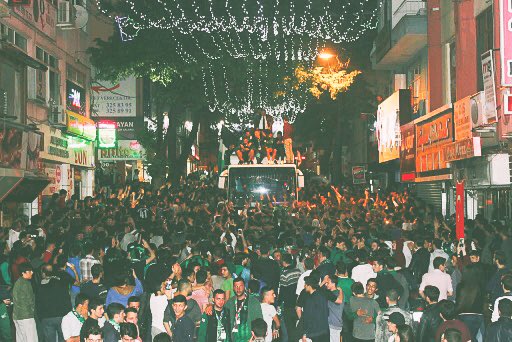 Şampiyonluğu bestede söylediğimiz gibi fethiyede kutladık..