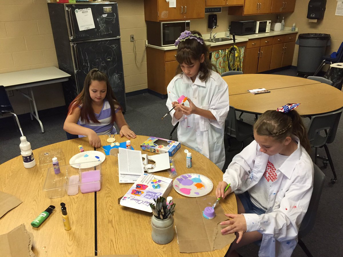 BES_PE's tweet photo. #ModifiedPEClub students working on gifts for our field trip to the retirement home next week! #KindnessCounts https://t.co/7leBAPEb9o
