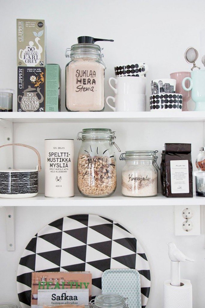 MakeOverNL's tweet image. Planken in de keuken decoreren met deze tips goo.gl/B0YNuI #interieur #interiordesign