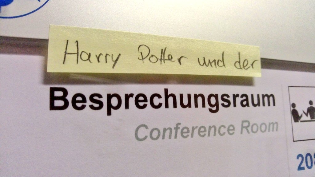 Auf Seite 873 entgeht Harry nur knapp dem Tod durch Langeweile.