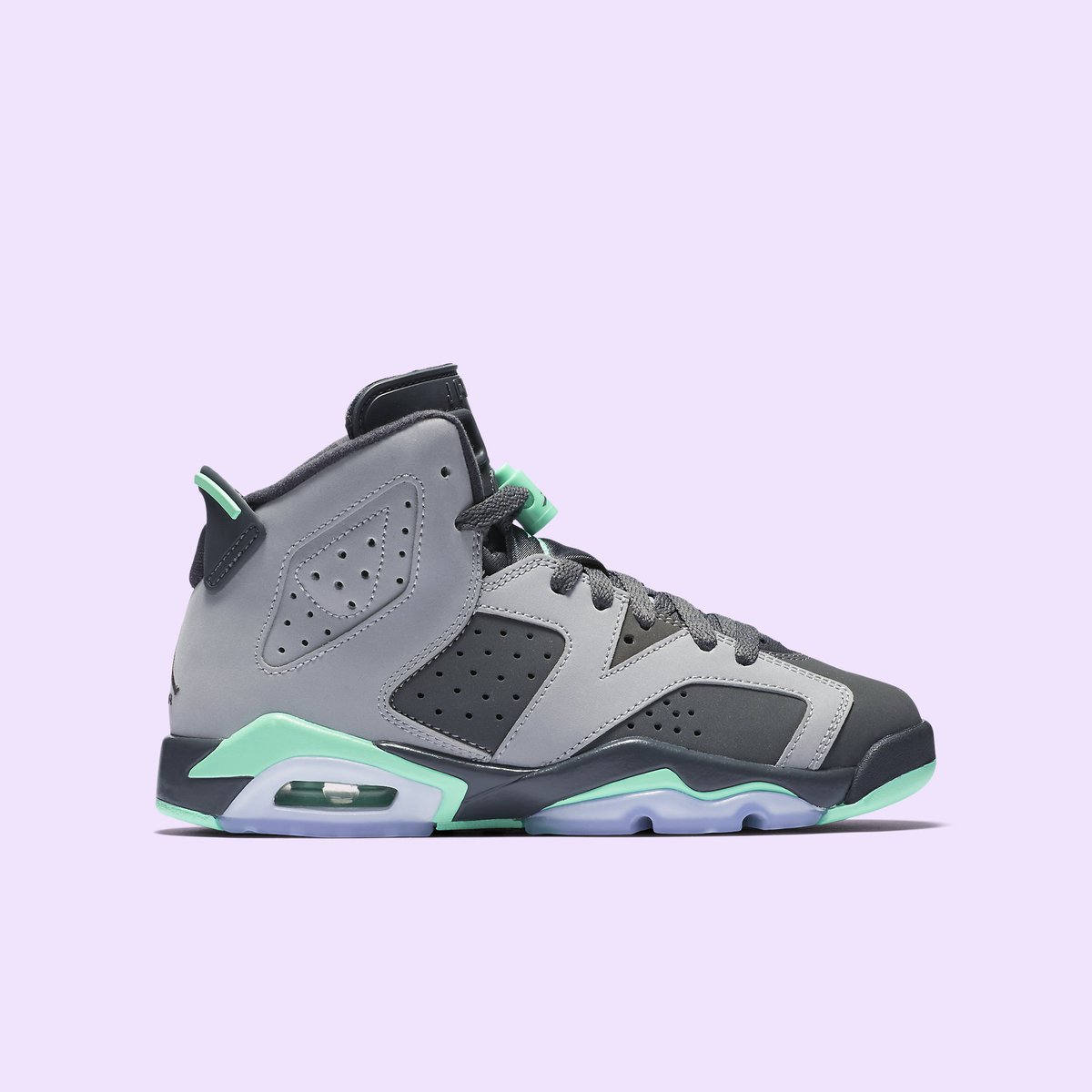 DTLRVILLA's tweet image. New Air Jordan 6 are ready to drop this week for the little foot sneakerheads - Thoughts?