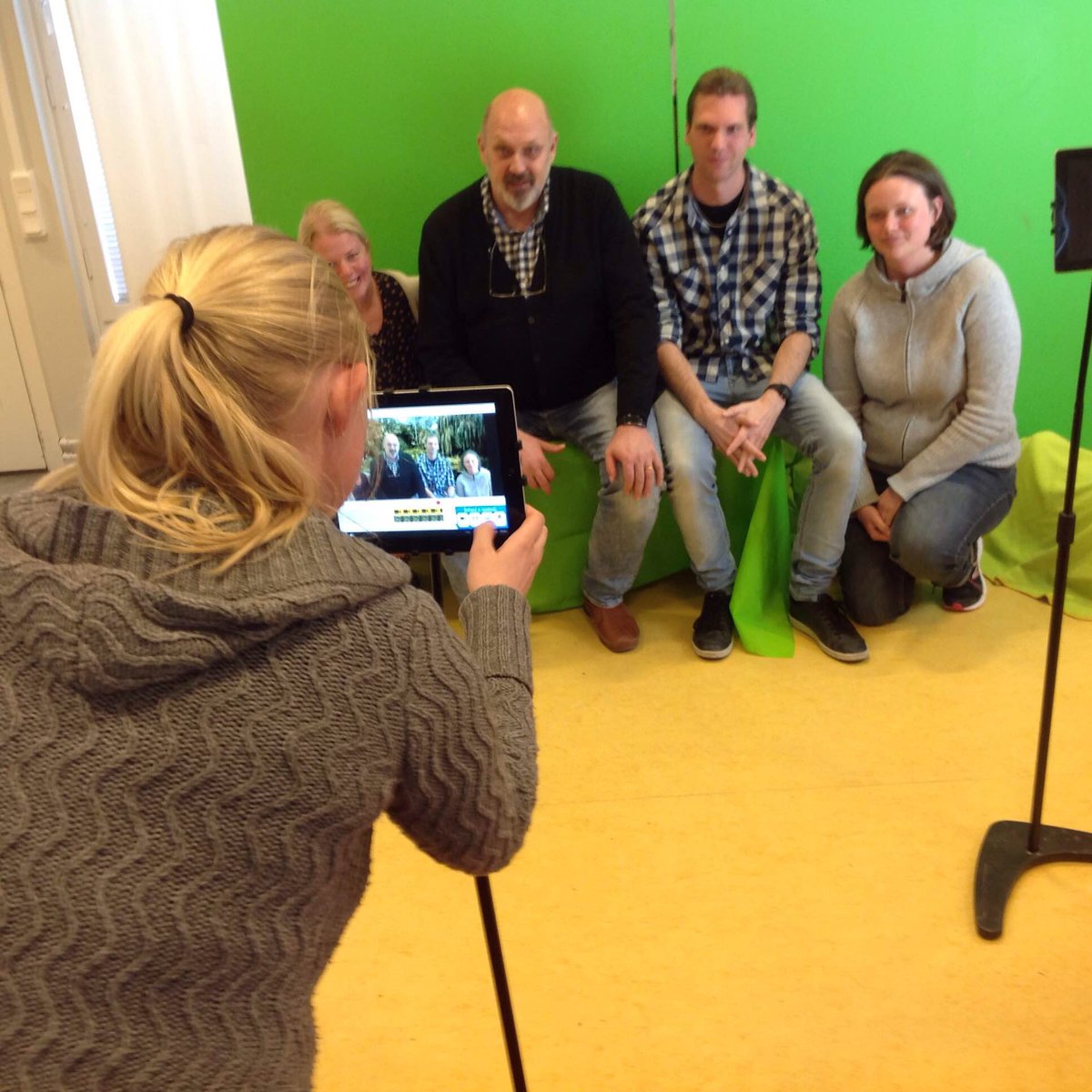 VildmarkenTgl's tweet photo. Workshop i filmskapande för Häggviks förskolor! @Hejabyn #ikt #filmskapande #solskol https://t.co/1R1urJaC5v