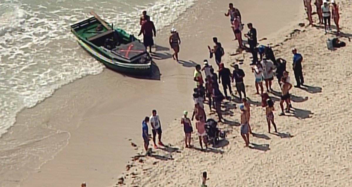 #BREAKING 6 adult male migrants make it to shore on South Beach, all in good condition https://t.co/YyMsjlX6K7