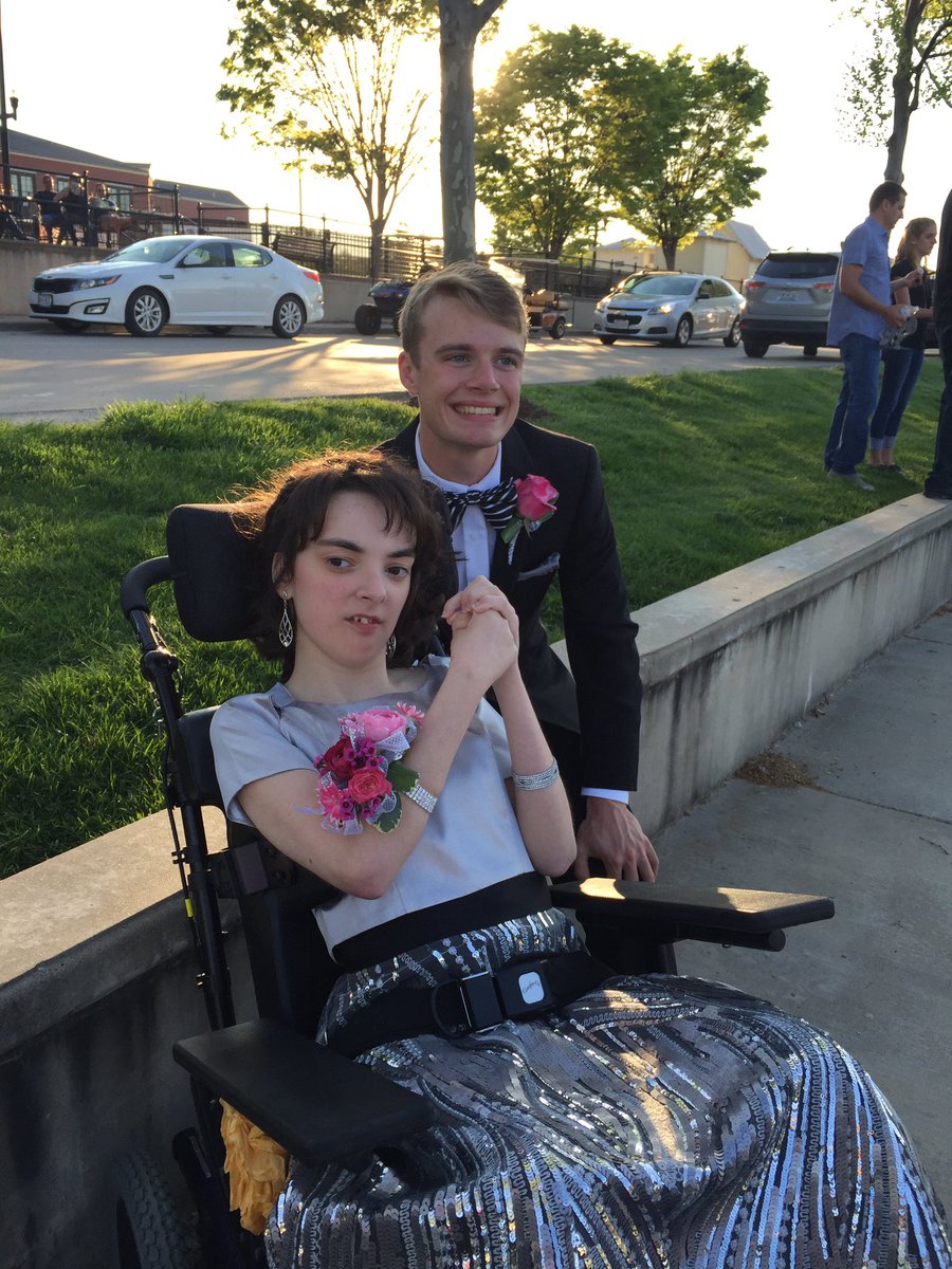 JoyMgmt's tweet photo. Prom!! #unforgettable https://t.co/nKnkWIkEkA
