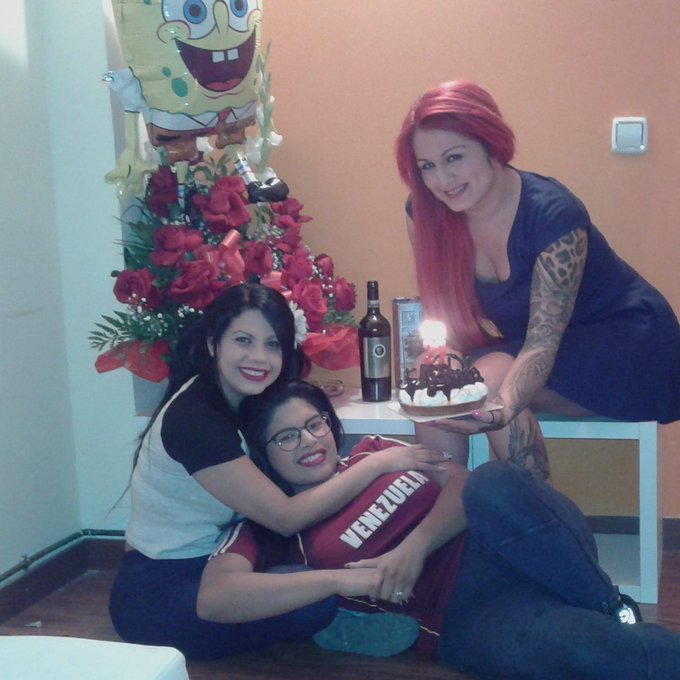 Celebrando con @sheilaortegadi el cumple de @Keshaortega12 aqu&iacute; en italia https://t.co/neIVUTWYwm<a class="tags" target="_blank" title="On Twitter" href="/?out=eyJ0eXAiOiJKV1QiLCJhbGciOiJIUzUxMiJ9.eyJpYXQiOjE3MjE2MTUxMzQsImlzcyI6InR3cG9ybnN0YXJzLmNvbSIsIm5iZiI6MTcyMTYxNTEzNCwiZXhwIjoxNzUzMTUxMTM0LCJyZWRpcmVjdF91cmwiOiJodHRwczovL3R3aXR0ZXIuY29tL3NoZWlsYW9ydGVnYWRpIn0.P7cUEnoRzPanDM3qx61MlGslFqBmKDEg1KS_DoCQ12hmLYfoQqqWeP5GG9pg9dee179YXvWpG_ZMGVopk6zgpw">@sheilaortegadi</a><a class="tags" href="/tag/keshaortega12">@keshaortega12</a><a href="/tag/lasortega"class="tags"><span>#lasortega</span></a>