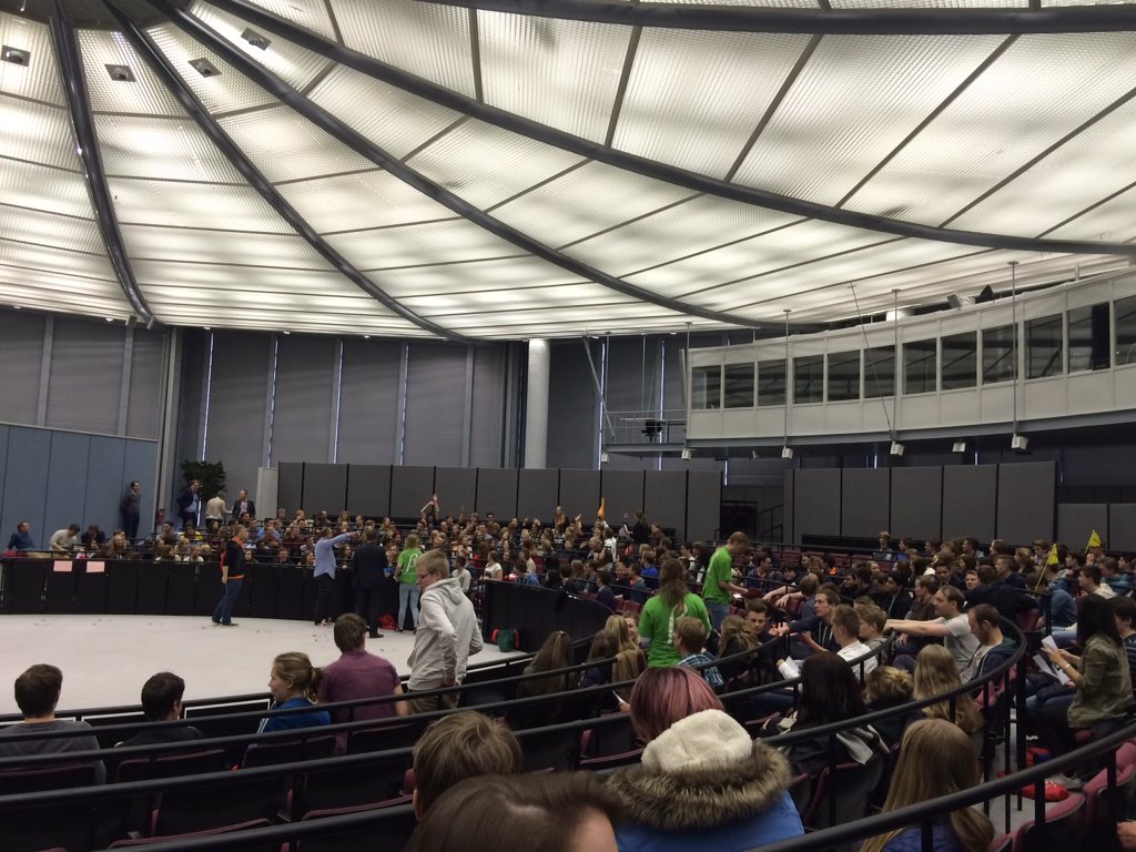 De deelnemers werken hun plannen uit: wie heeft straks het meest originele idee? #HMchallenge <a href="/utwente/">University of Twente (inactive)</a> <a href="/twente/">Twente</a>