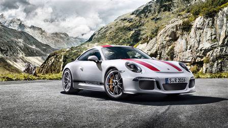 2017 Porsche 911 R
ow.ly/4n4fRA