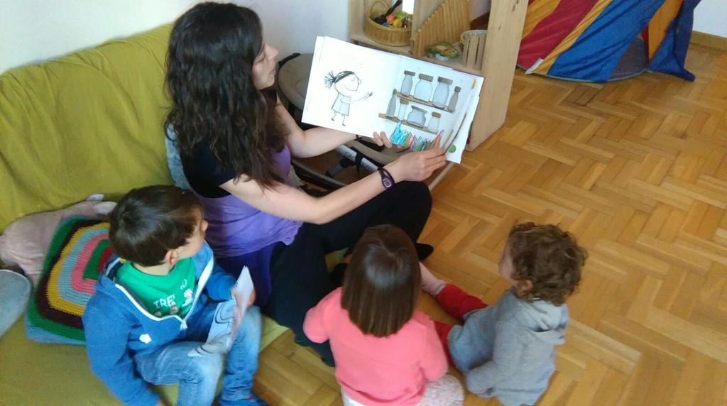 NidodeOpera's tweet photo. #Feliz #DiaDelLibro hoy en el #NidodeOpera con #elmonstruodecolores 😄 https://t.co/iuMAp3qXAO