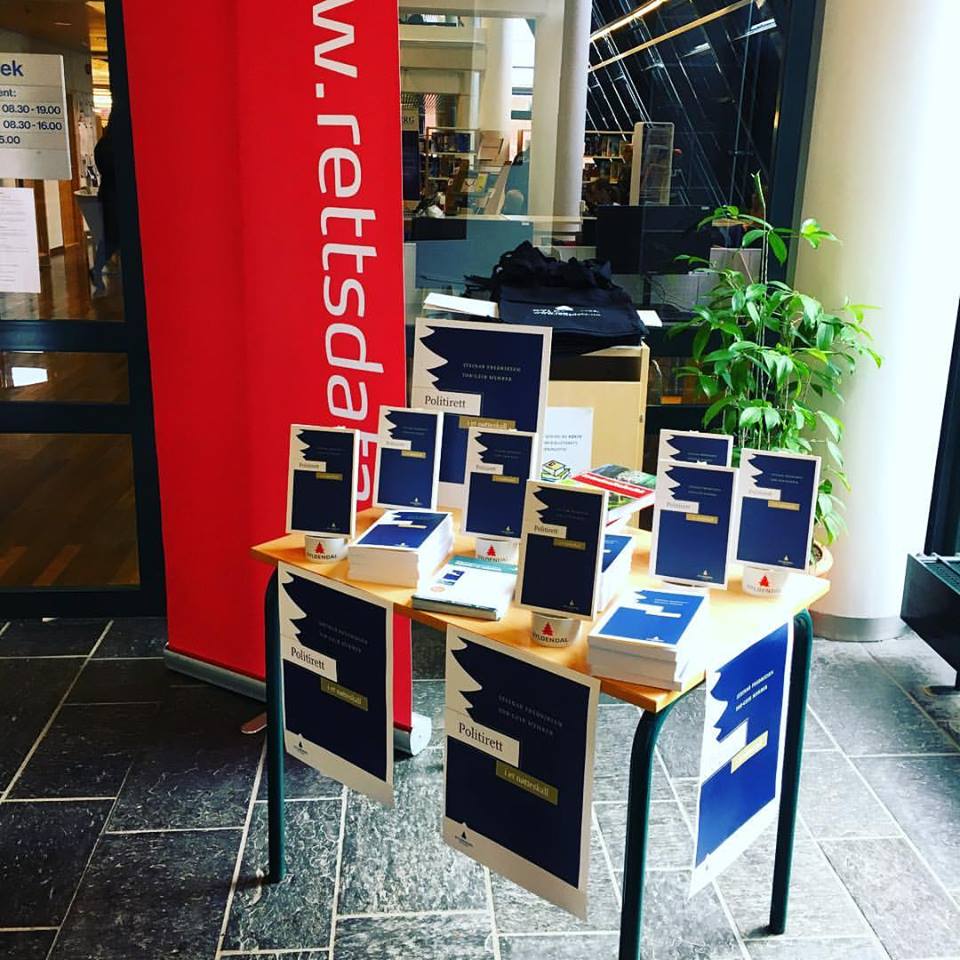 Rettsdata's tweet image. I dag ble det avholdt lansering av Politirett i et nøtteskall på @Politihogskolen #lansering goo.gl/oTyGja