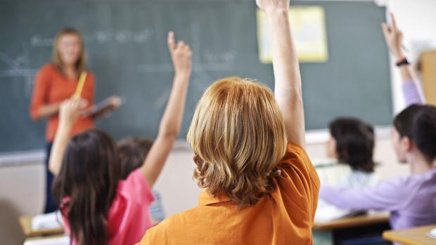 School zoekt leraar die deels onbetaald wil werken. Met goede reden? De vakbond is woedend rtlnieuws.nl/nieuws/binnenl…