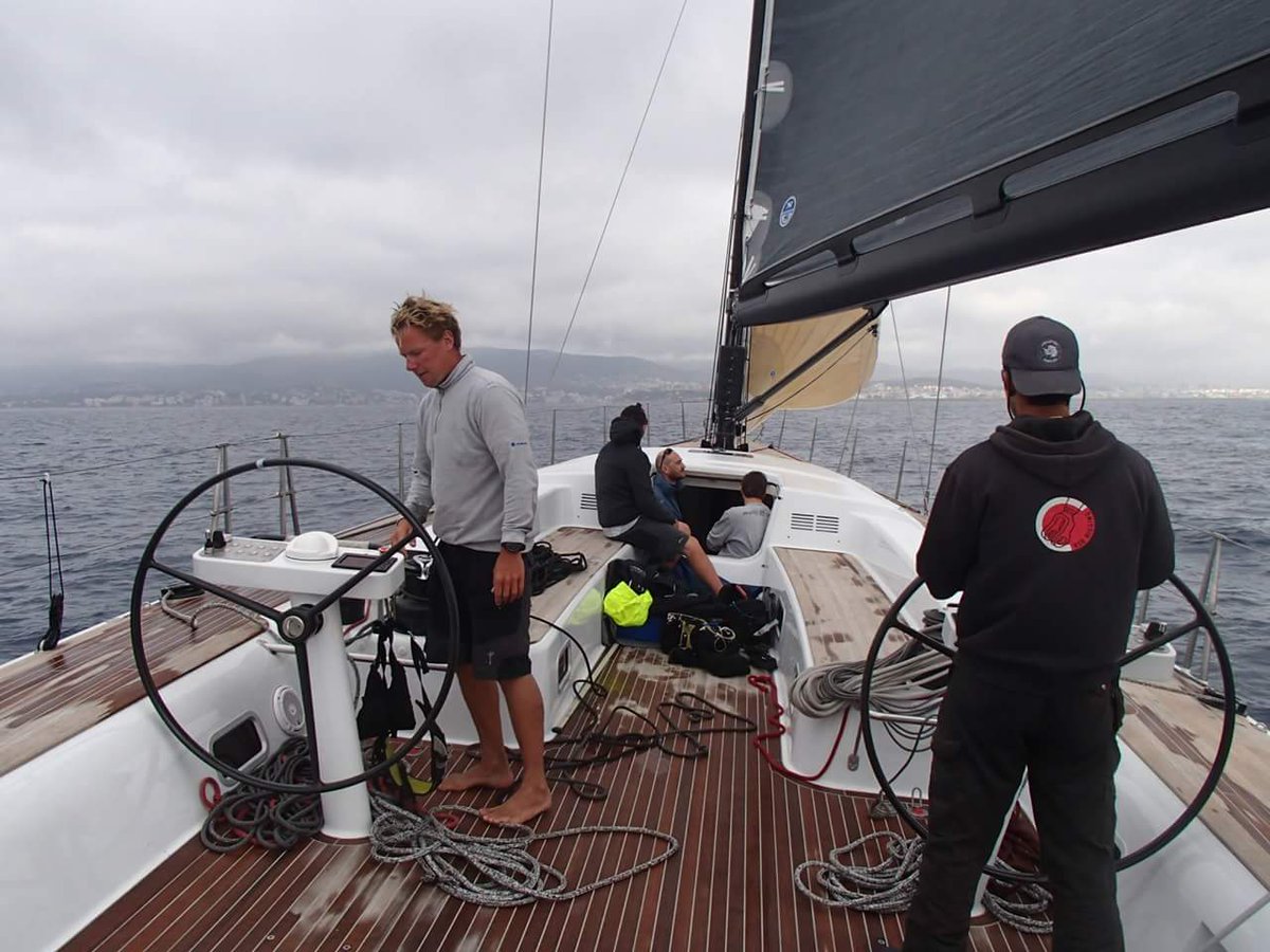 RSBRigging's tweet photo. #OperationsManagerRuss out in the #BayOfPalma with #raceyacht #SYAragon, having had her #carbonfibre #rig stepped.. https://t.co/pDV9C58Bca