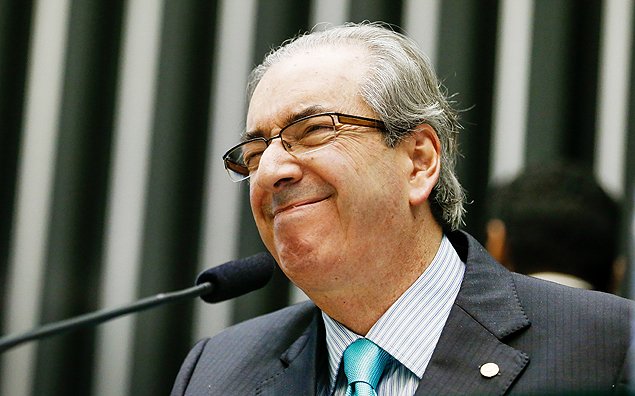 folha's tweet photo. Defesa de Cunha foi surpreendida ao saber que ele é alvo de seis inquéritos no STF https://t.co/81YNjvp7s0 https://t.co/h2GwVAOvhP