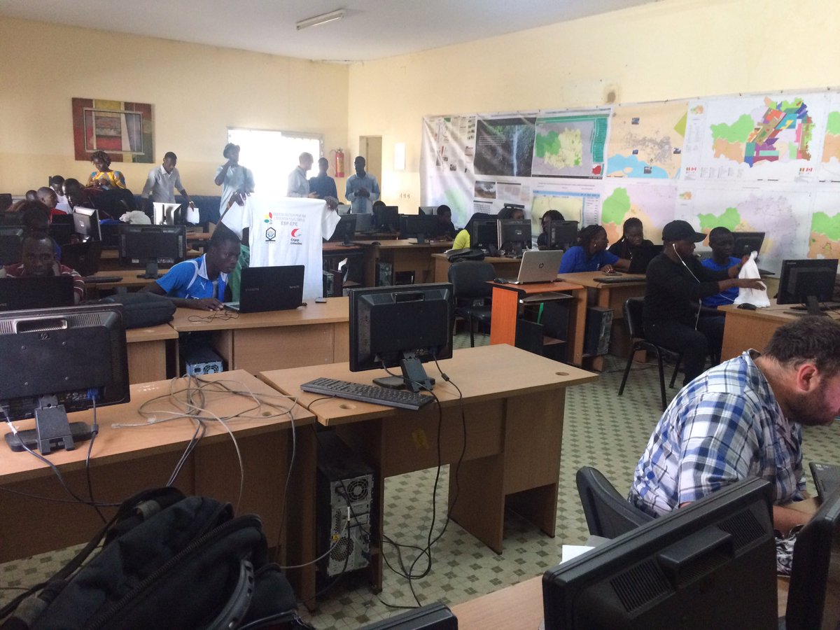 ndongamadu's tweet photo. Semaine de la #géomatique au G15 - @OpenStreetMapSn anime #mapthon sur bambey https://t.co/S2FqakfrkZ