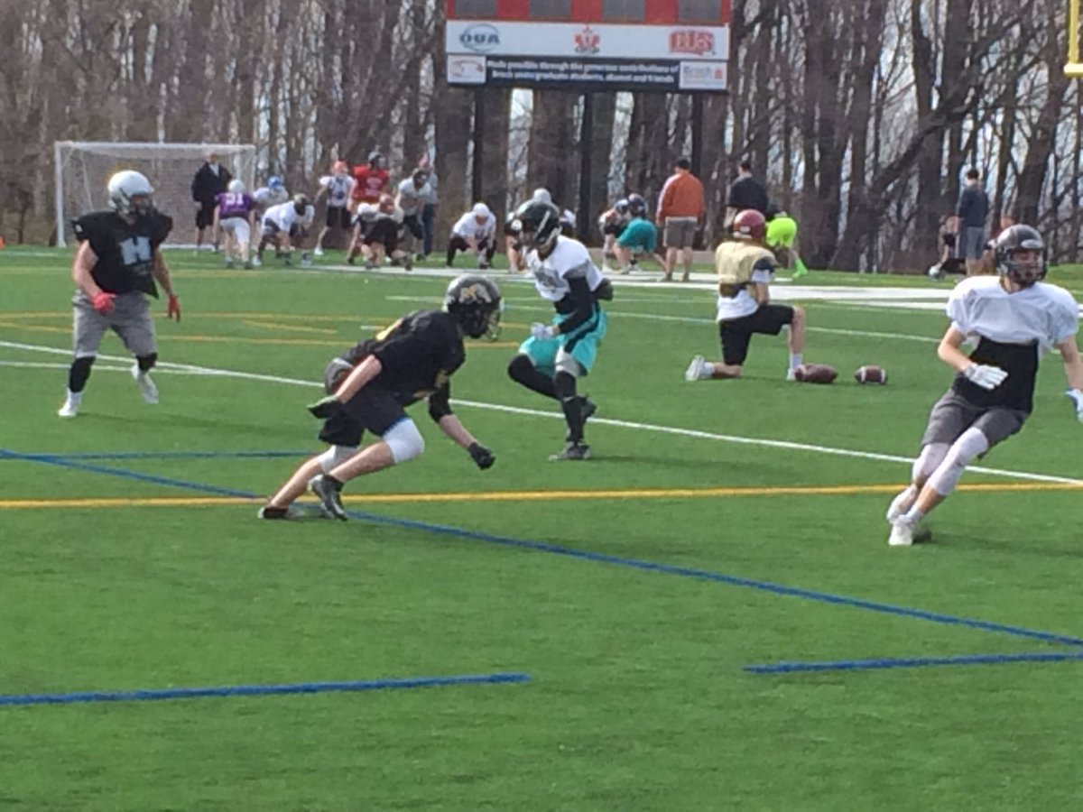 Ellen_Dowling's tweet photo. Countdown is on! Let's go do it Ontario Prospect Varsity West! Awesome practice yesterday! #COUNTDOWNCFCOPC https://t.co/aWvjJ9vER6