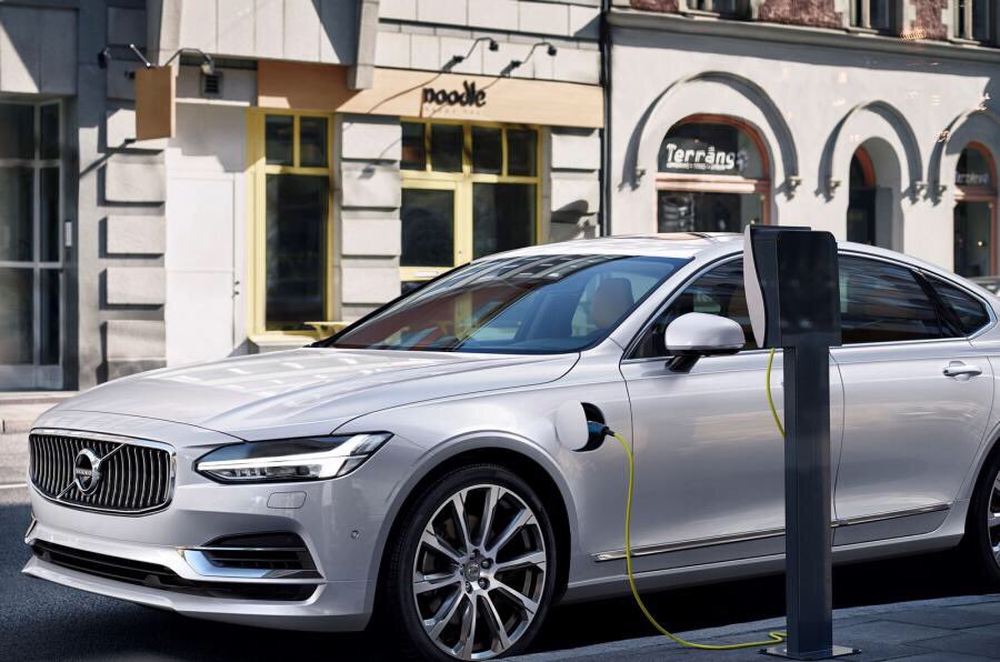 tyrestreets's tweet image. Volvo targets one million electrified cars by 2025. Check it here: qoo.by/jkU
#tyrestreets #tsnews #Car