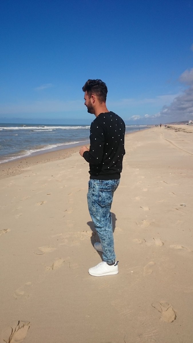 MartaJuanFran's tweet photo. Algo mejor que disfrutar del mejor paisaje y con la mejor compañía?  No lo creo😍
#FelizDomingo @MejorPlaya #juanfran https://t.co/7dsxPpKWrP