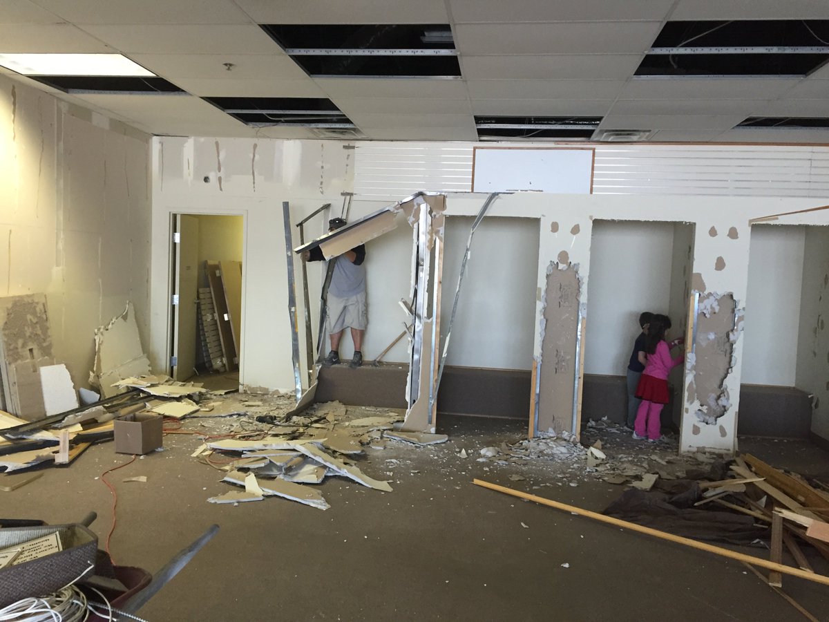 diycreations1's tweet image. Demo is in full swing! The dressing rooms are gone! #crazydemo #diycreations #kcdiycreations #diycreations1