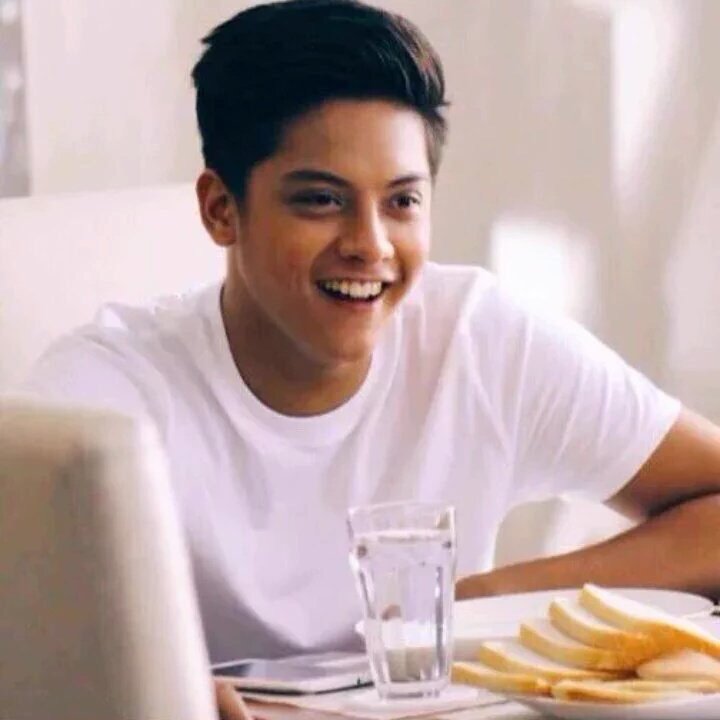 Daniel_Padilla_'s tweet photo. Happy birthday baby no more. Please don't grow up too fast. I love you- We love you! 💙

#Happy21stBDayDanielPadilla https://t.co/ZxzEu9dDo3