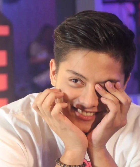 Daniel_Padilla_'s tweet photo. Happy birthday baby no more. Please don't grow up too fast. I love you- We love you! 💙

#Happy21stBDayDanielPadilla https://t.co/ZxzEu9dDo3