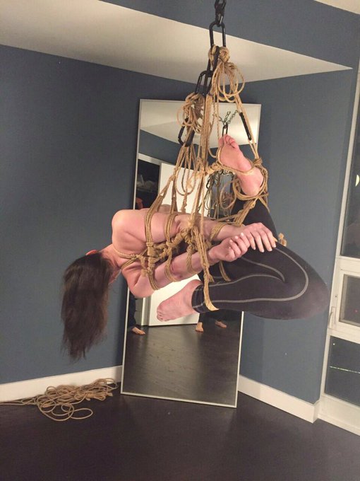 NightwolfAJ and I tinkered a bit last night, perfect warm up for @BondageExpo ! https://t.co/6iGOiPI