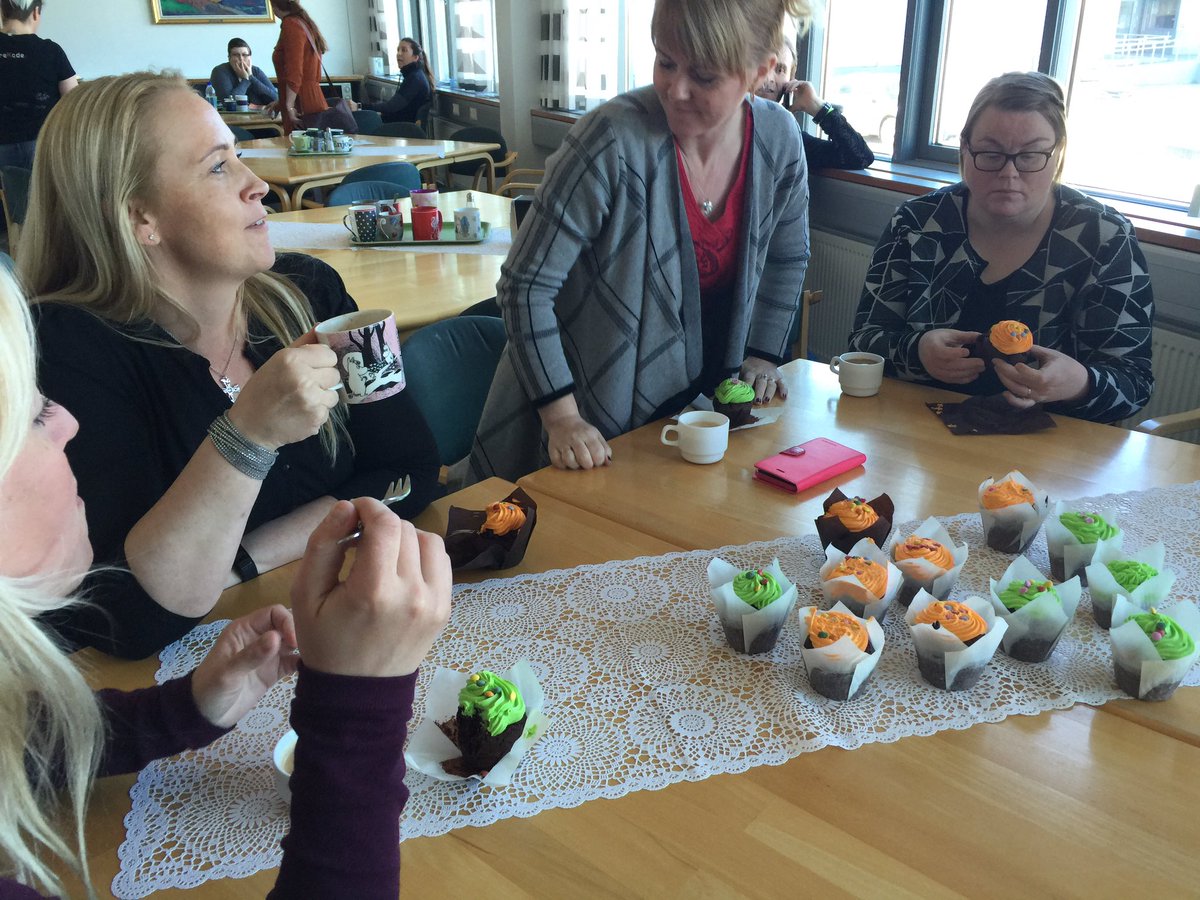 IngviHrannar's tweet photo. Kennaranámskeið frá @SkemaEducation fyrir @arskoli @vskoli &amp; @grskav í dag #ForritararFramtíðarinnar #menntaspjall https://t.co/1NSSeSpxGB