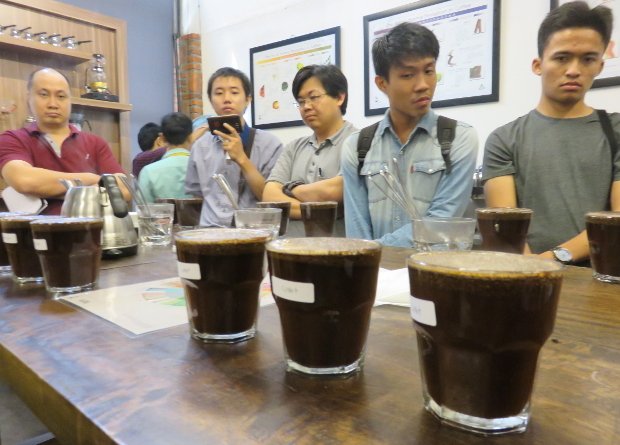 Belajar Mengenal Teknik Roasting Dalam Indonesian Coffee Class detik.id/6FHR6I via <a href="/detikfood/">detikFood</a>