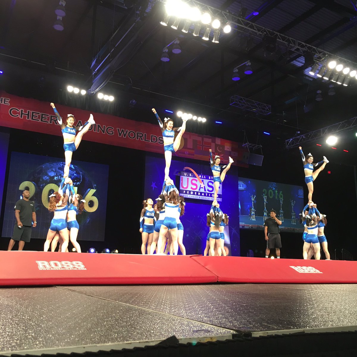 CheerDaily's tweet photo. Cheer Galaxy from #Japan ✨ 🇯🇵#Worlds2016 #CheerWorlds2016 🌎 #IO6 Finals https://t.co/3HwxLikAJr