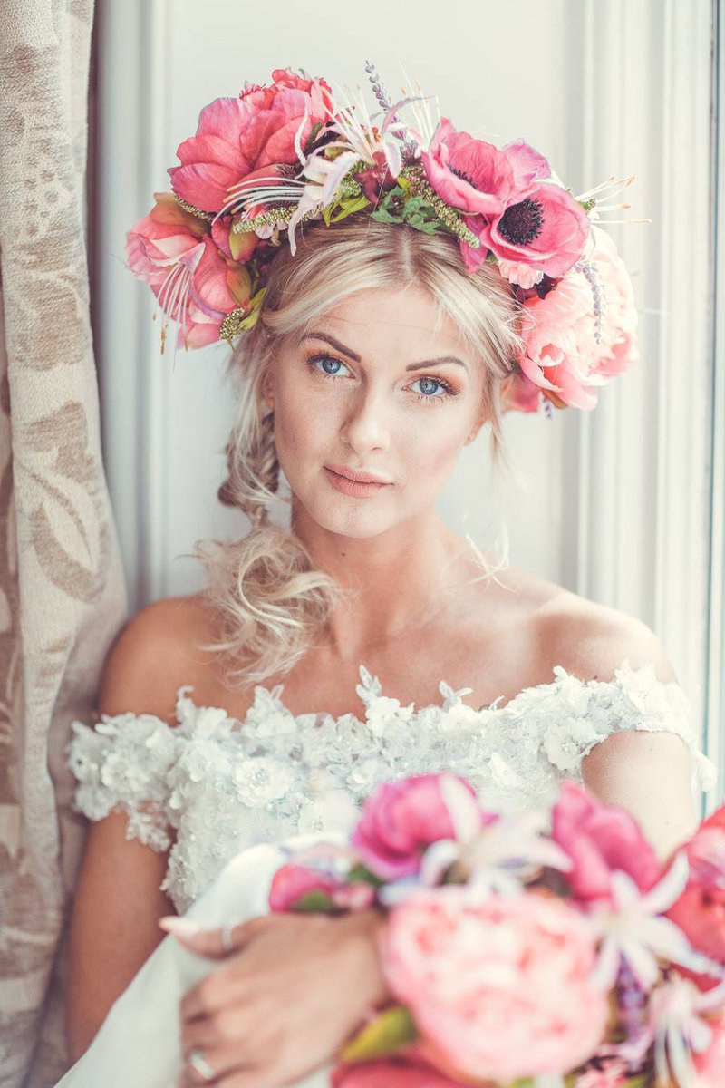 One of my photos from styled shoot <a href="/AshfieldHse/">Ashfield House Weddings</a> set up by @ZTPhotography@LegendBridal <a href="/ParagonFloral/">ParagonFloralDesign</a> @Bridalisedhair