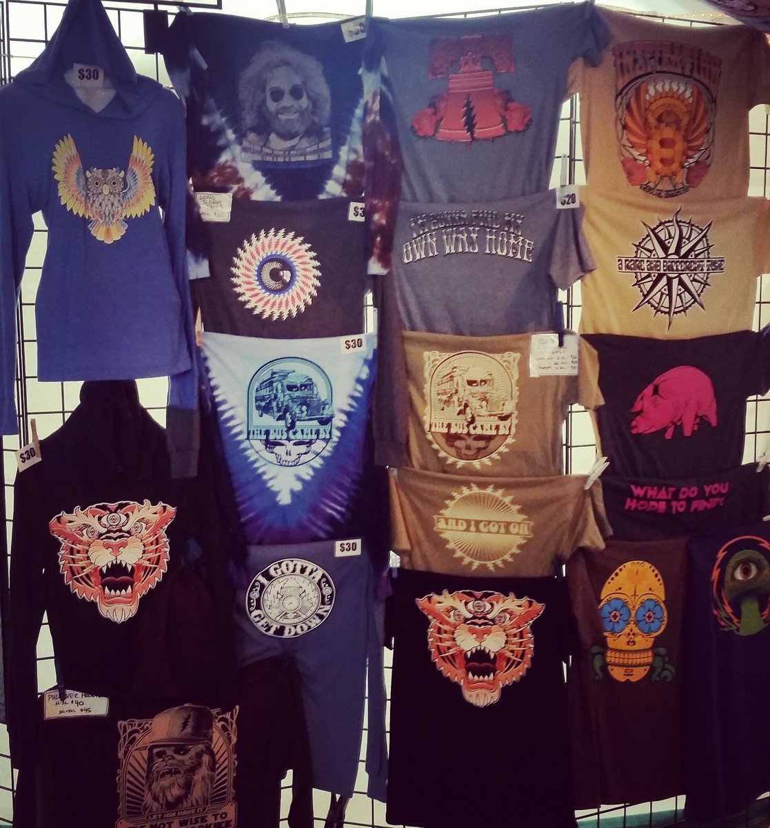 UncleJohnsWorld's tweet photo. Tons of t-shirts in our #festivalstore at @WaneeFestival! #wanee bestsellers:  hooded #owl &amp; #tiedyed #furtherbus :) https://t.co/QsbKGiDB4L