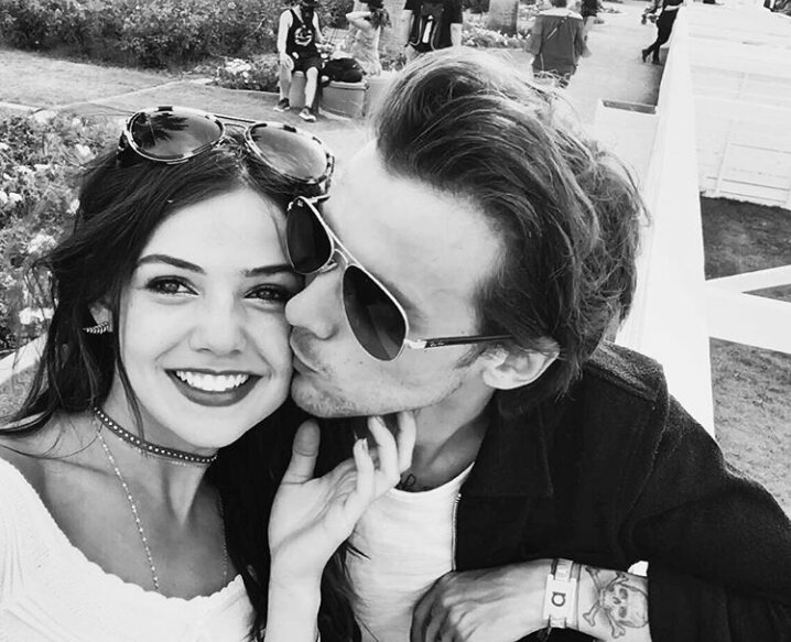 seniuhhhh's tweet photo. expectation vs reality
#LarryIsRealGetOverIt https://t.co/WmrBoLRH1p