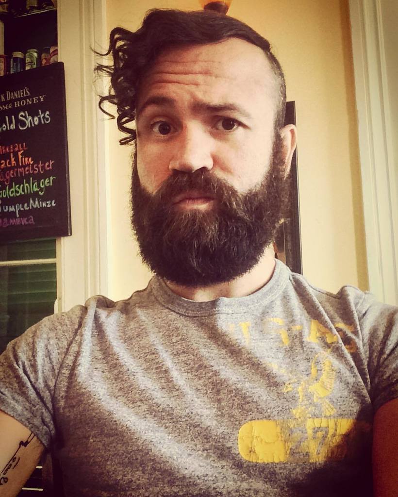 TheBeardEdition's tweet image. via @otterparfait: It&apos;s the #otters #Friday and his #curlgame and #beardgame be #strong 😁😁… bit.ly/1VOuB2B