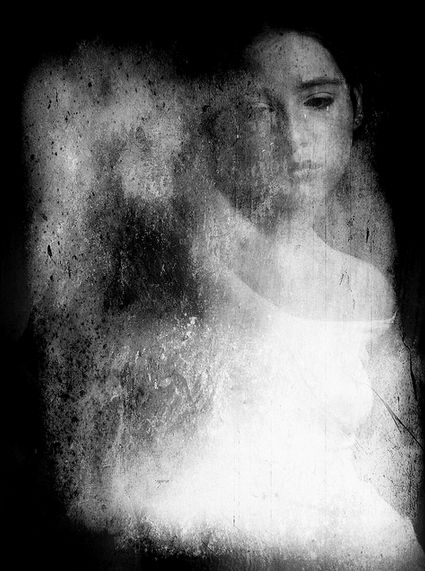 If you remember me 
then I don't care 
if everyone else forgets 

-H.Murakami 

Katia Chausheva #photography