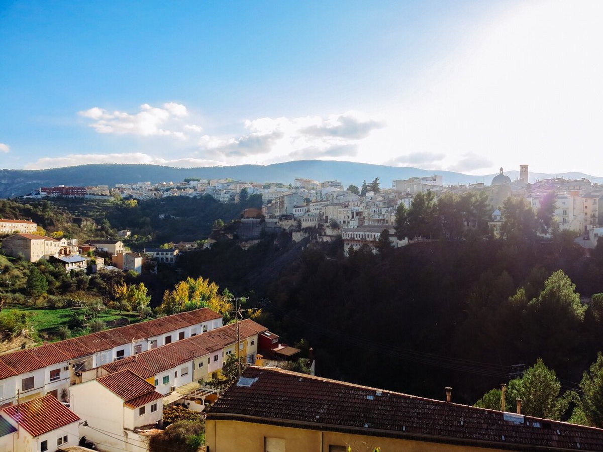 bighaterchris's tweet image. Happy to say that I&apos;ll be spending my second semester next year abroad in Spain!!! #BarcelonaBound 🔥🔥🔥