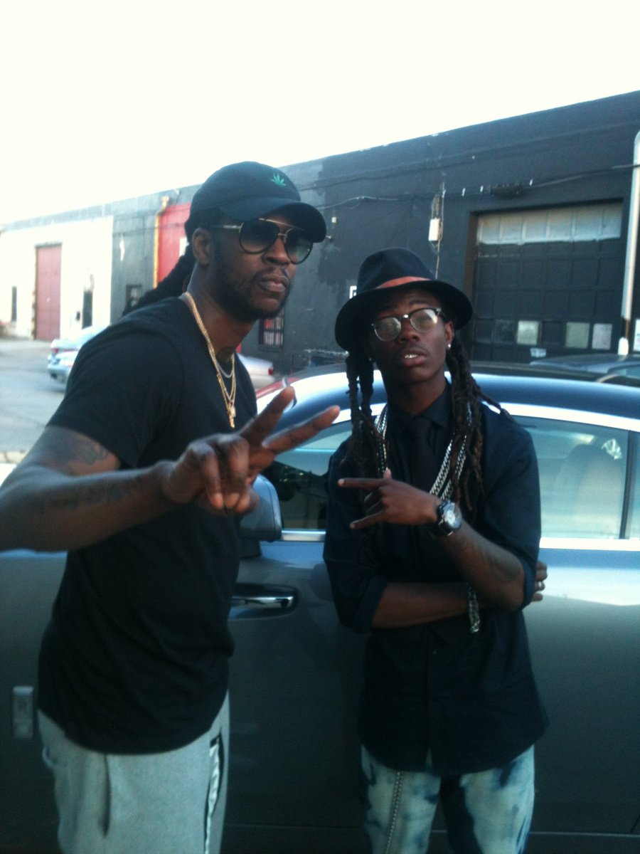 LilPlayboy226's tweet photo. Lil Playboy /Quishi Brown and my big homie 2chainz..I'm out here working ..ask 2chainz.. https://t.co/b1ZzR2LmfM